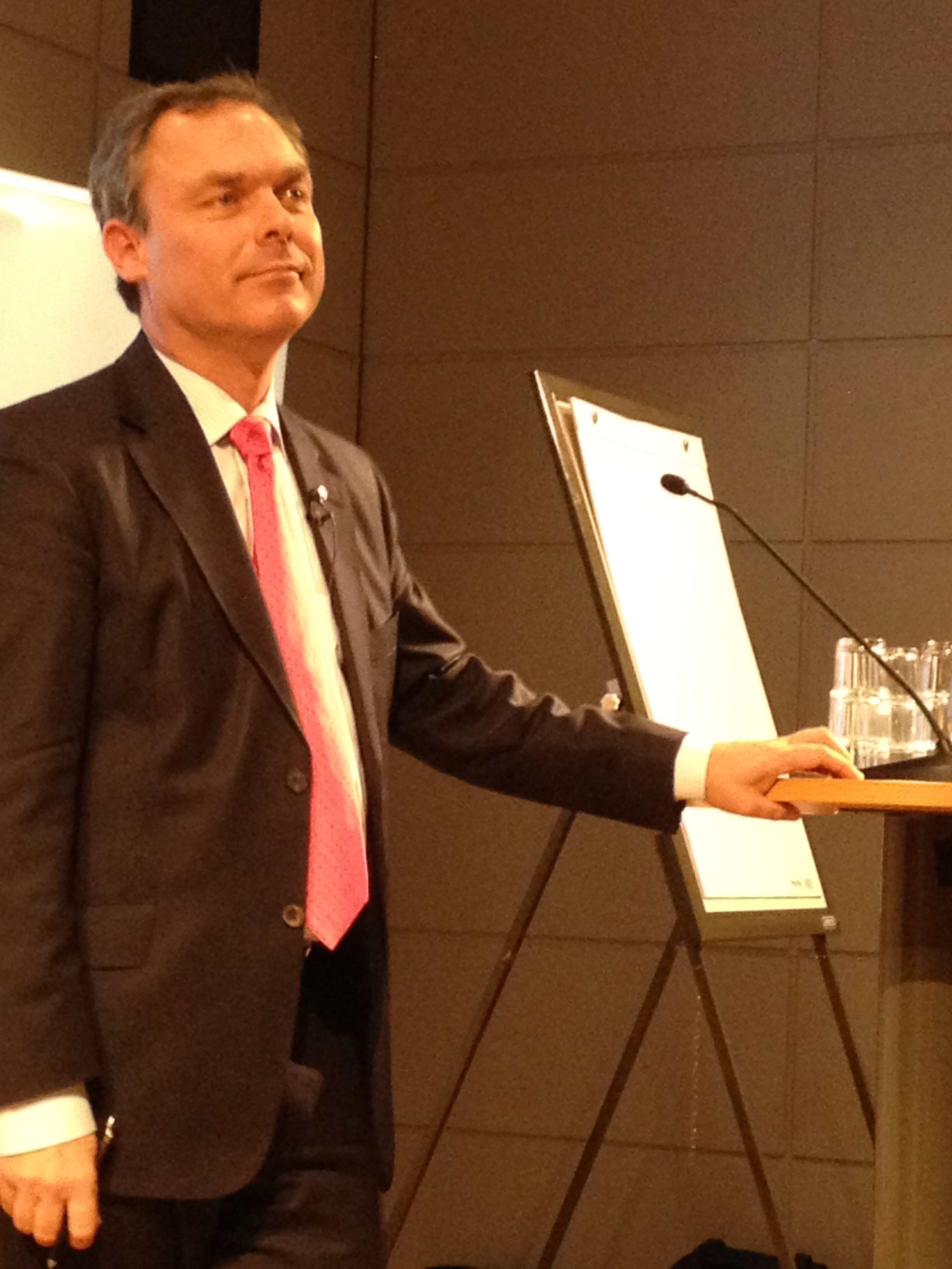 Jan Björklund talar på Stockholmskonferensen.